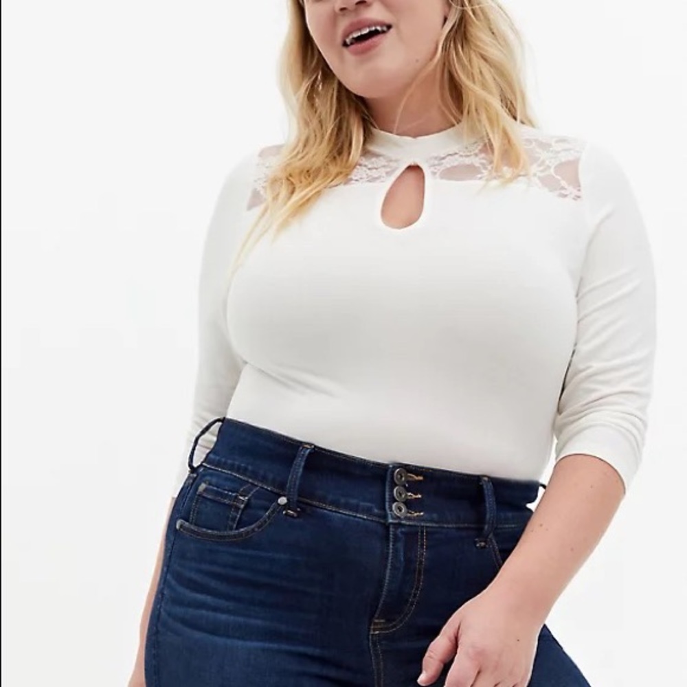 NWT TORRID White Mock Neck Lace Inset 3/4 sleeve top 0X Large prairie keyhole